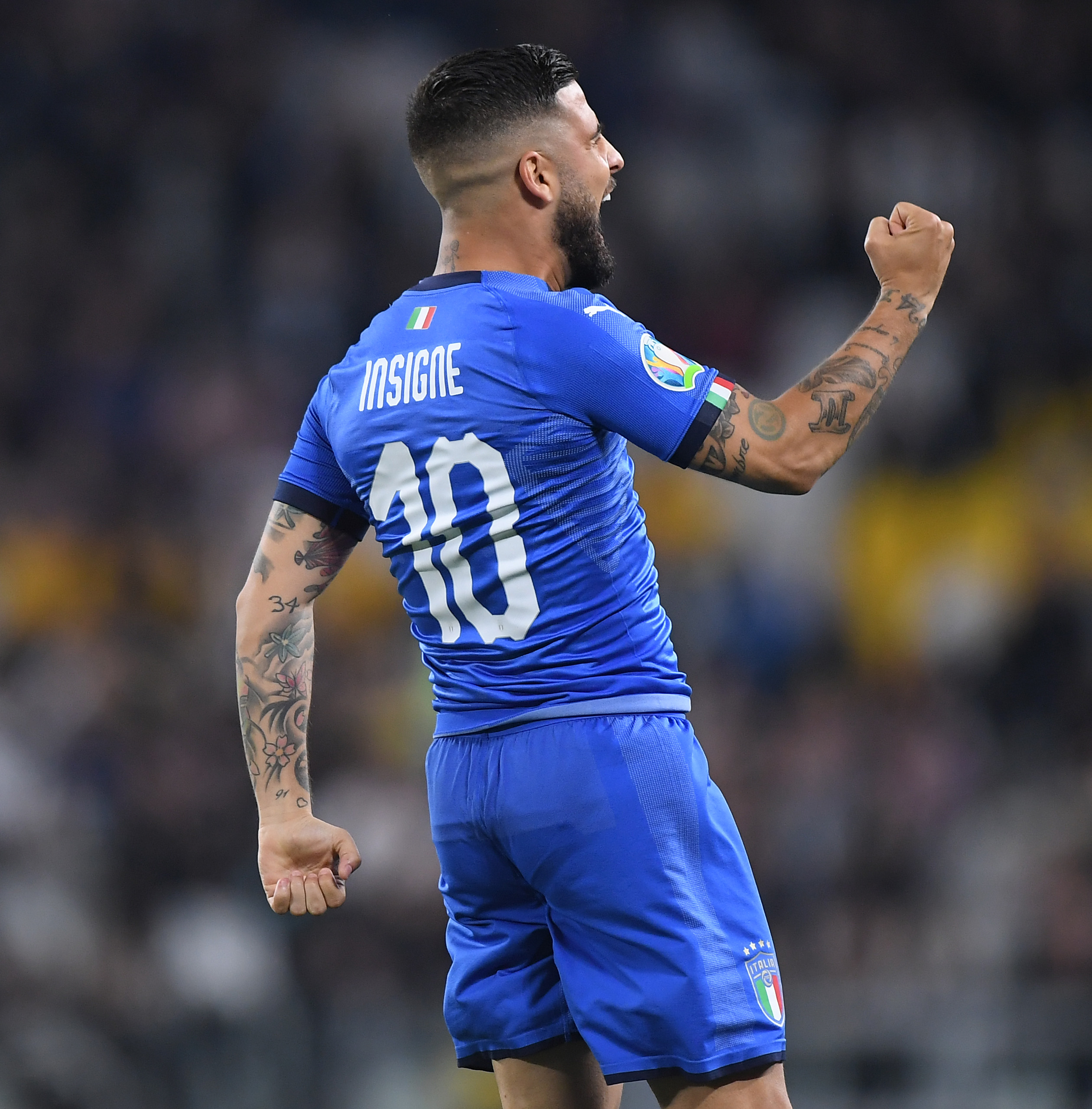 包含意大利足球赛场踢出精彩进球,技惊四座的词条 包含意大利足球赛场踢出精彩进球,技惊四座的词条