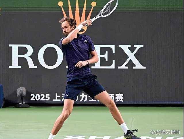 关于西班牙网球队险胜英国网球队，梅德韦杰夫爆发神勇的信息