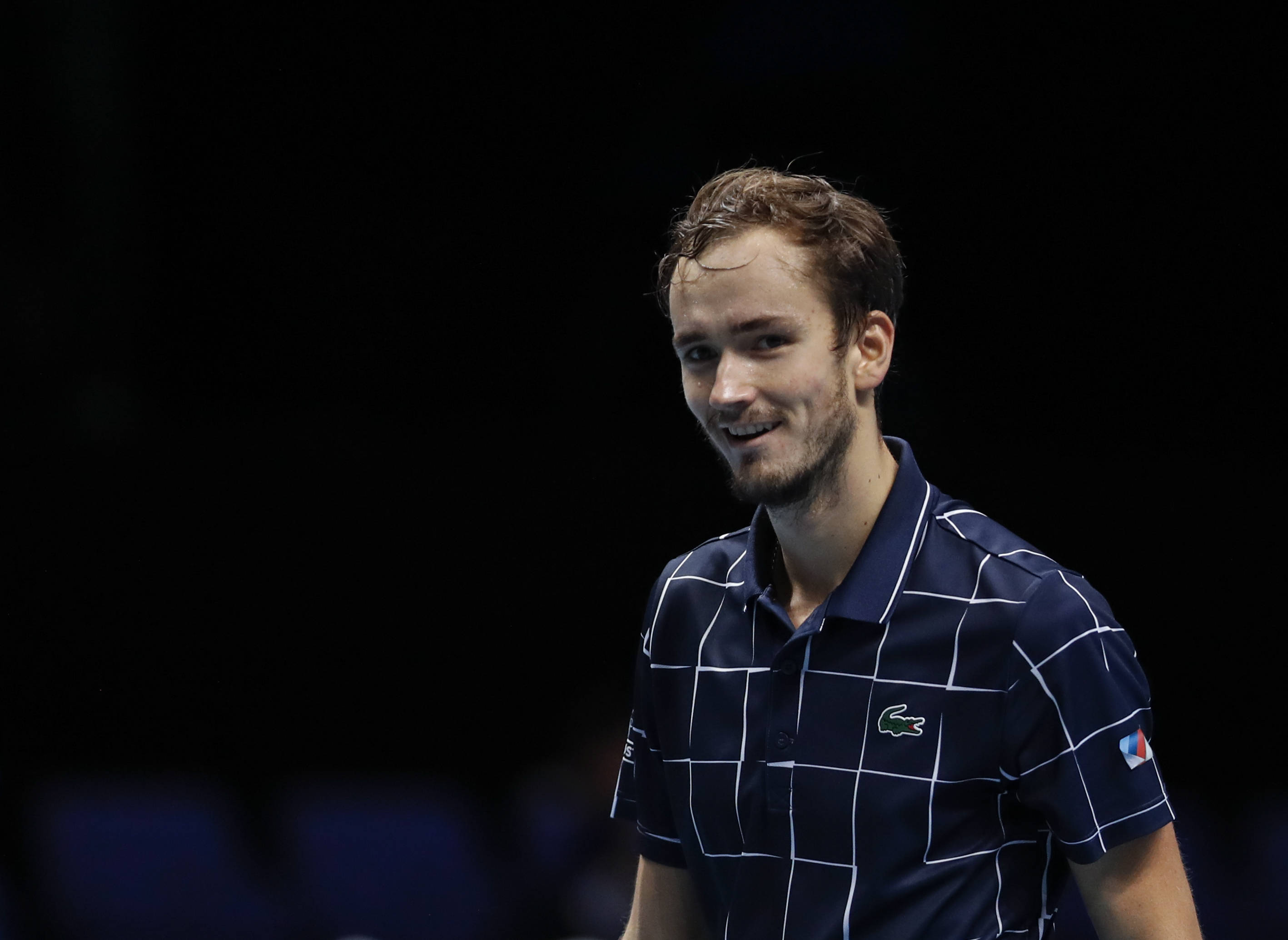 包含西班牙网球队完胜英国网球队，梅德韦杰夫完成帽子戏法的词条